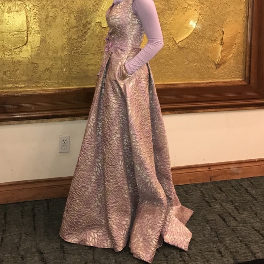 Sleeveless Purple Ballgown with Pockets